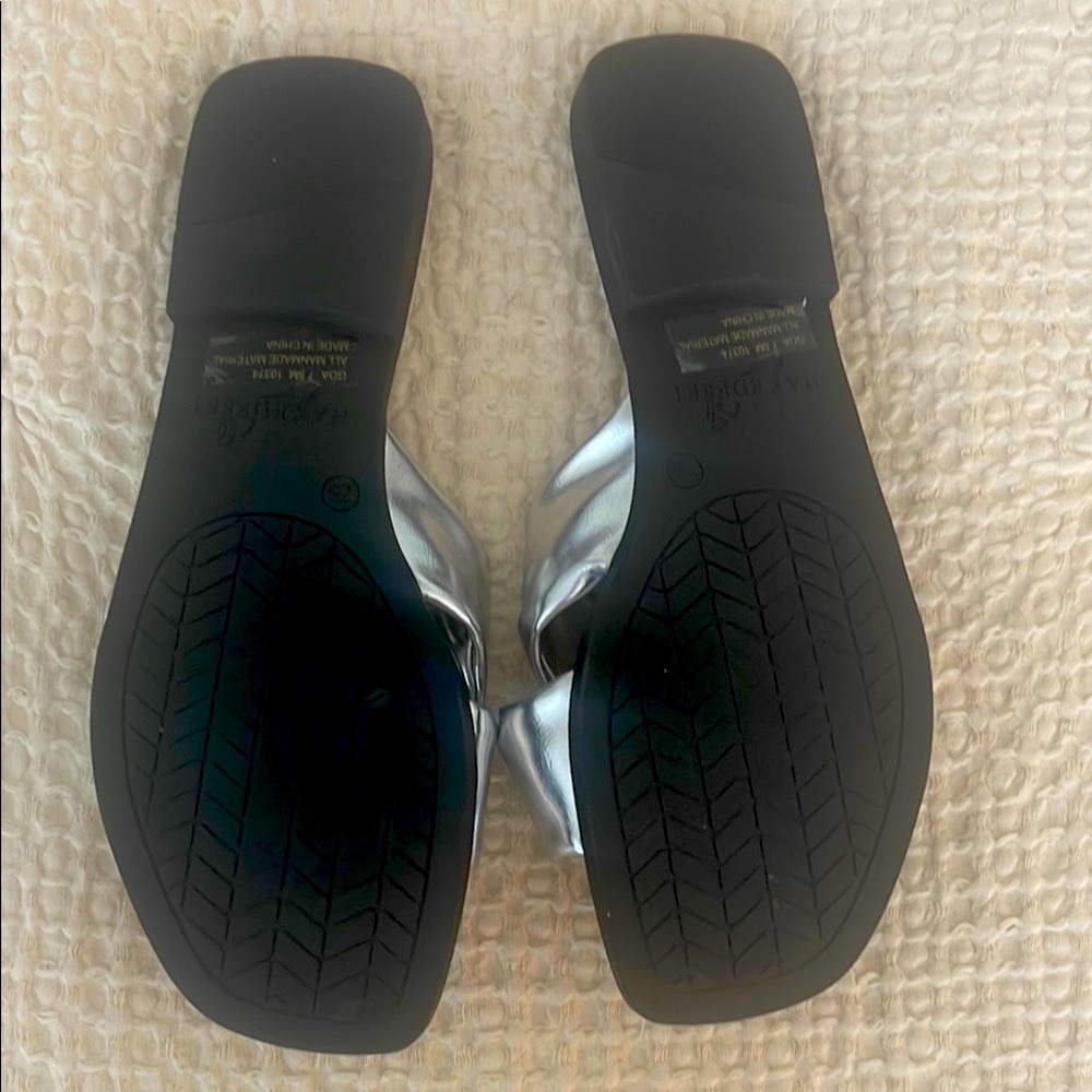 NWOT Silver Slide Sandals Women’s 7.5 - Picture 2 of 6